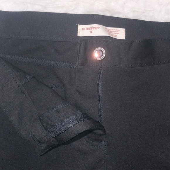 No Boundaries Women’s Black Stretch Pants 17 - Picture 4 of 10